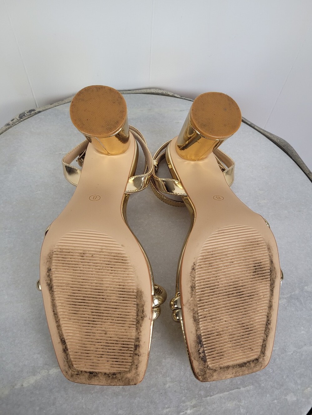 Ribongz Size 8 Gold Metallic Strappy Block Heel Sandals - Picture 7 of 11
